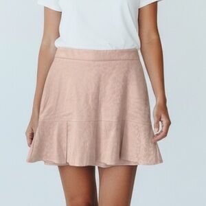 IL Shin White/Cream  Animal Print Texture Ruffle Skirt in Size P (Small)